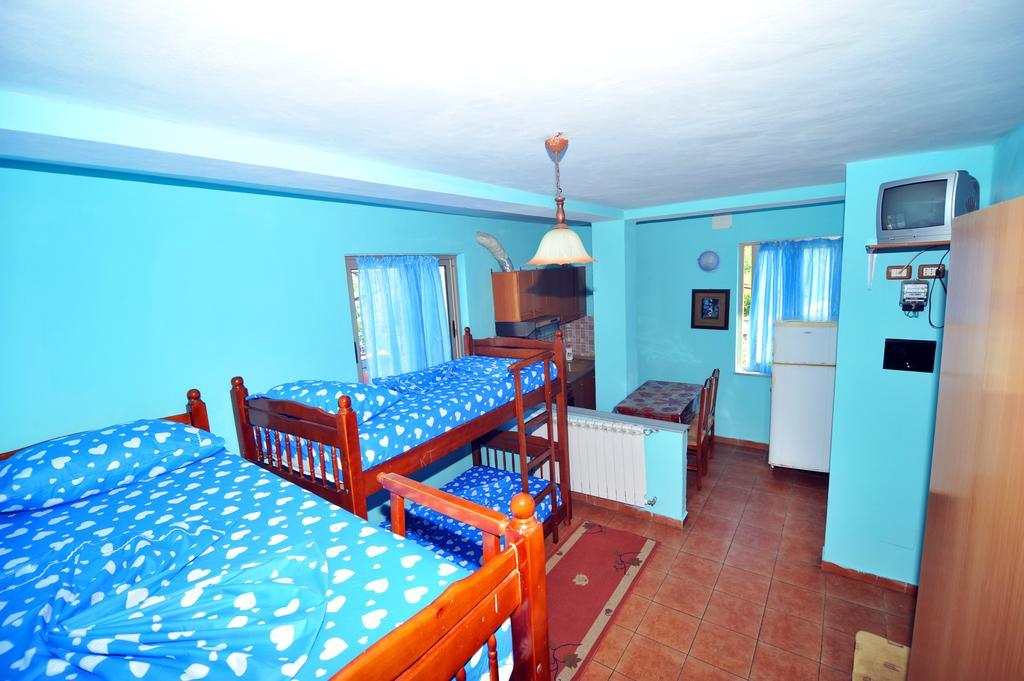 Pemaj Hostel Shkodër Quarto foto